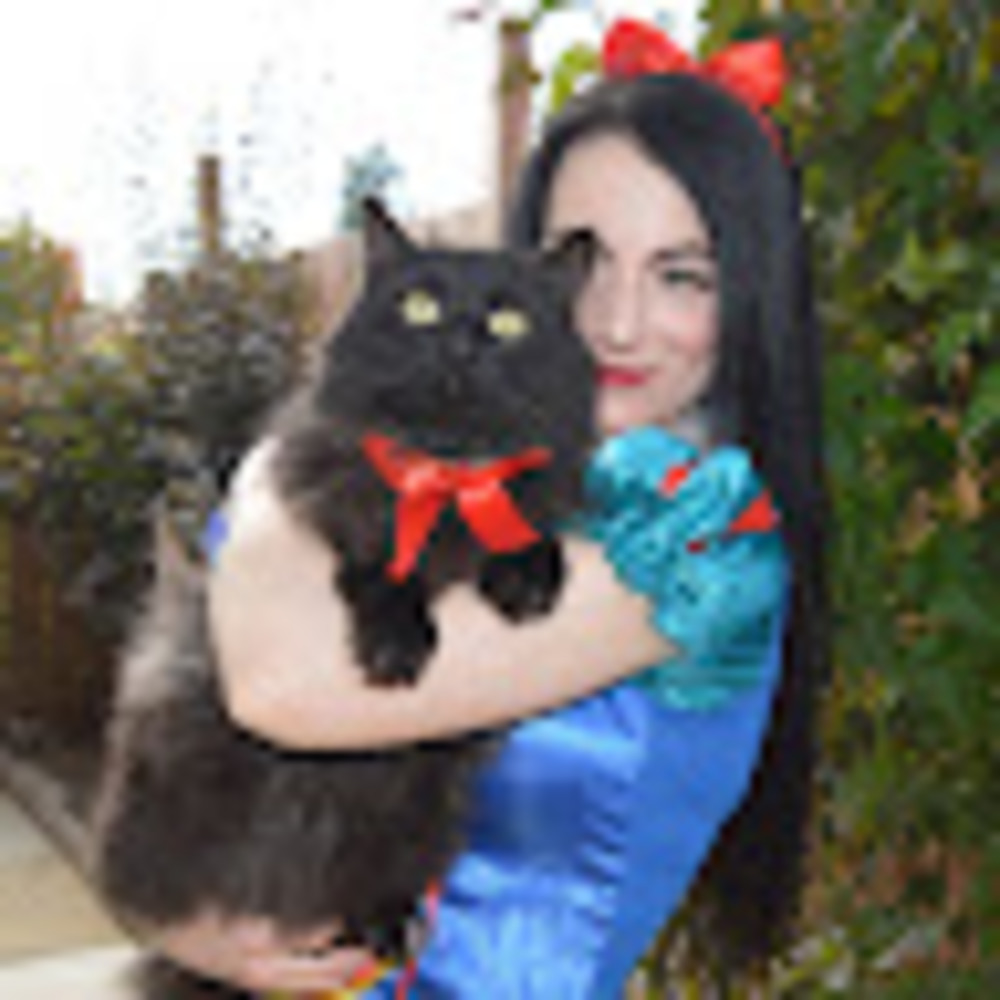 Meet your Posher, Nikkii
